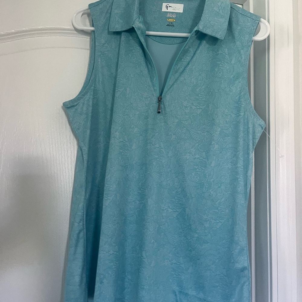 Women’s outdoor style tank size large